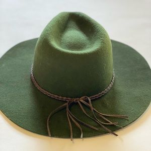 Brixton Wesley Fedora, green/olive.  Fringed leather hat bad.  Xs size.